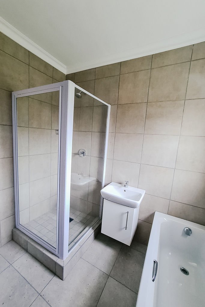 To Let 2 Bedroom Property for Rent in Parsonsvlei Eastern Cape